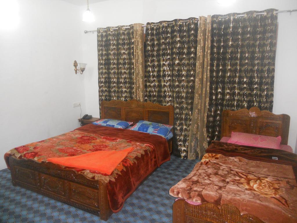 Hotel Royale Jannat Srīnagar Dış mekan fotoğraf